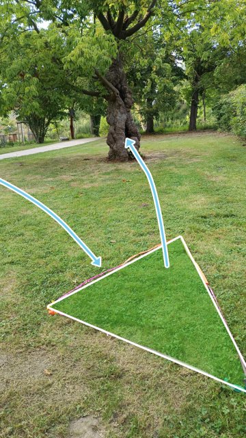 Spiel in das Dreieck und weiter in den Baum.